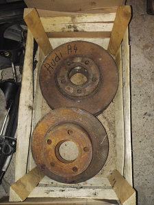 Diskovi prednji i zadnji Audi A4 Passat 5  066/855-424