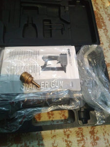 Tapetarski pistolj+14 paketica municije