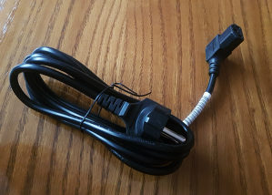 Mustek - UPS - 600 USB - APC