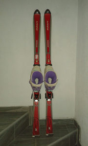 Skije Elan carve 148 cm i pancerice