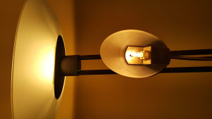 Dekorativna podna lampa