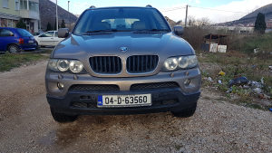 Bmw x5 dijelovi kompletan u dijelovima