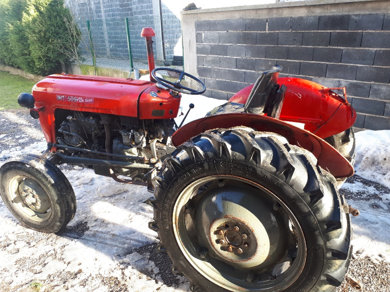 Traktor IMT 539