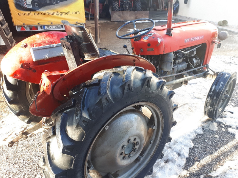 Traktor IMT 539