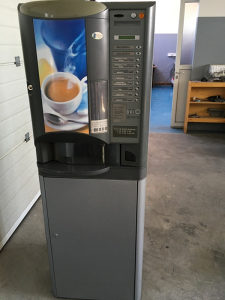 Automat toplih napitaka Brio 250