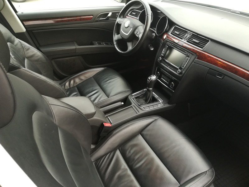 Škoda Superb - Autorad doo
