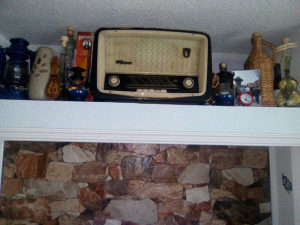 Stari radio lampas