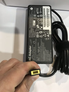 Punjac za lap top DELL USB 20 V 4.5 A