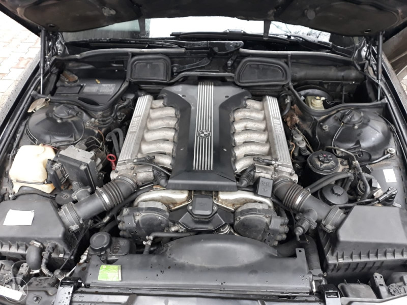 BMW E38 750 il v12