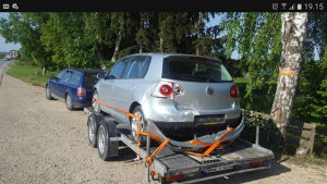 Autoprikolica za prevoz auta