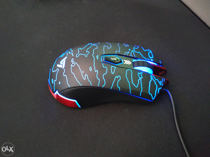 Gaming miš, 7 boja osvijetljnja, 6 DPI razina