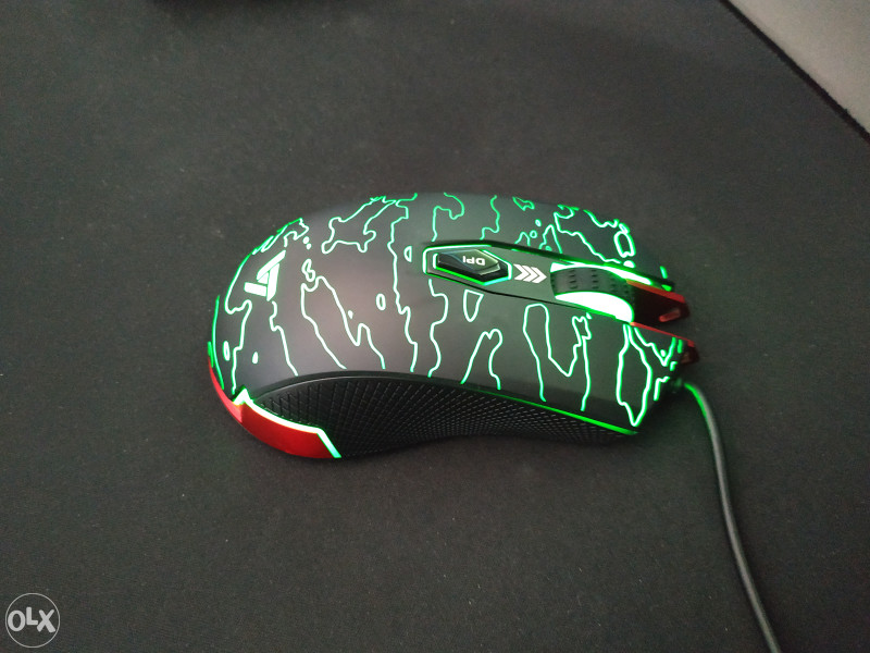 Gaming miš, 7 boja osvijetljnja, 6 DPI razina