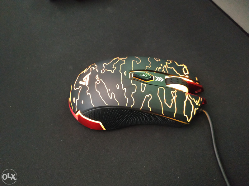 Gaming miš, 7 boja osvijetljnja, 6 DPI razina