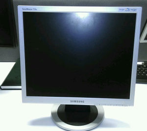 Samsung SyncMaster 710N LCD monitor