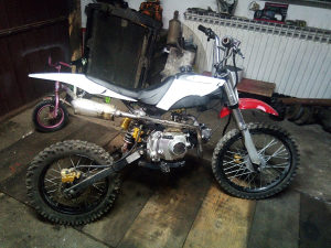 Motor kroser