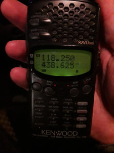 KENWOOD TH79E duoband i avioband + 2 NOVE BATER-