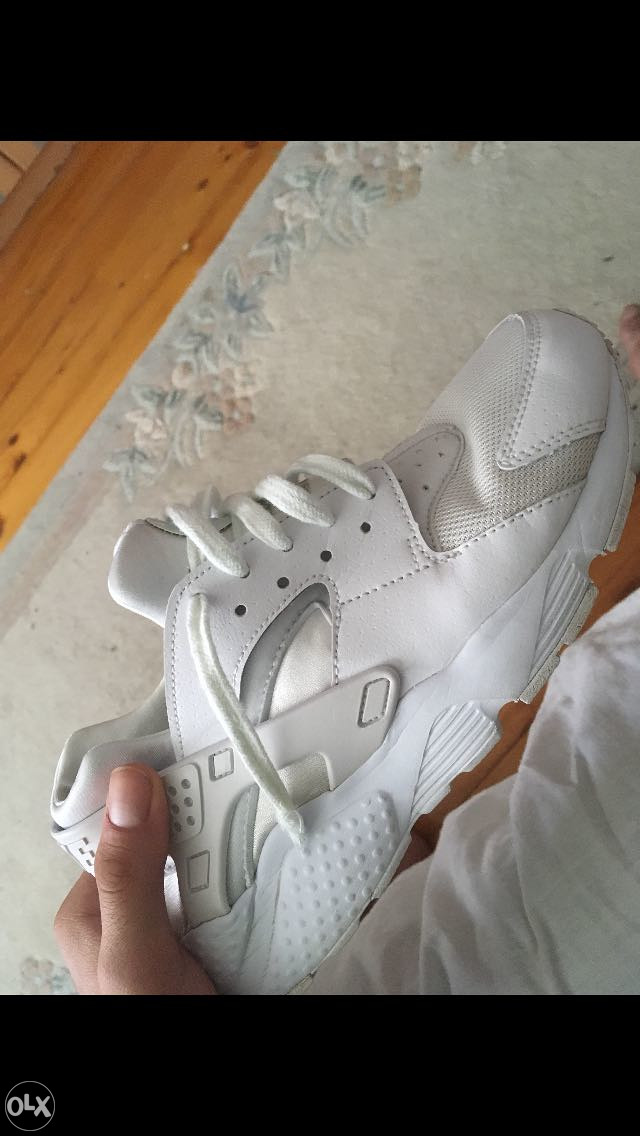 Nike huarache bijele