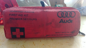 Prva pomoc Audi A3 8P 8P0860282 Original