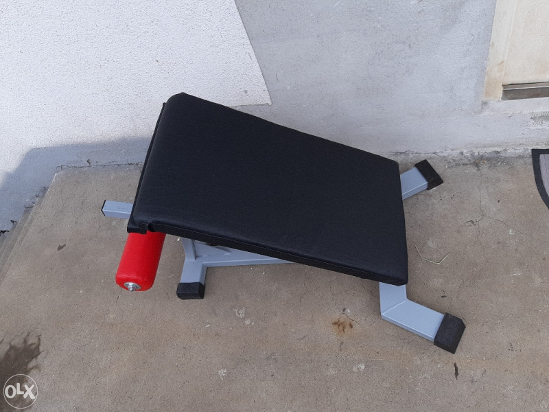 Klupa za trbusnjake abs fitness teretana