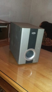 Woofer kucno kino pogodan za auto