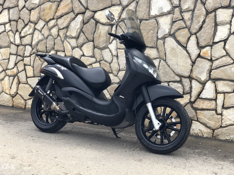 Beverly 300 Scooter Beverly 250 Beverly 250 Scooter 125 Beverly