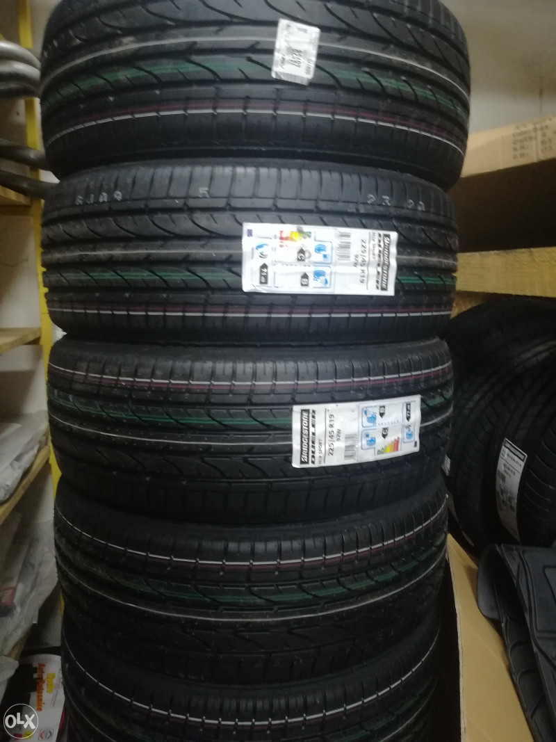Guma 225/45 R19 Bridgestone (GARANCIJA 2 GODINE)