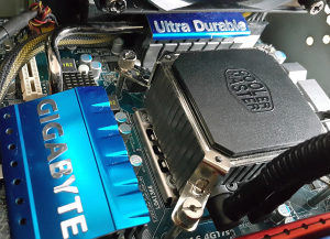 Gamer PC / Vodeno hlađenje / Intel i7 / R7 370 DDR5