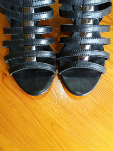 Kozne sandale DI DONNA kao nove!!!