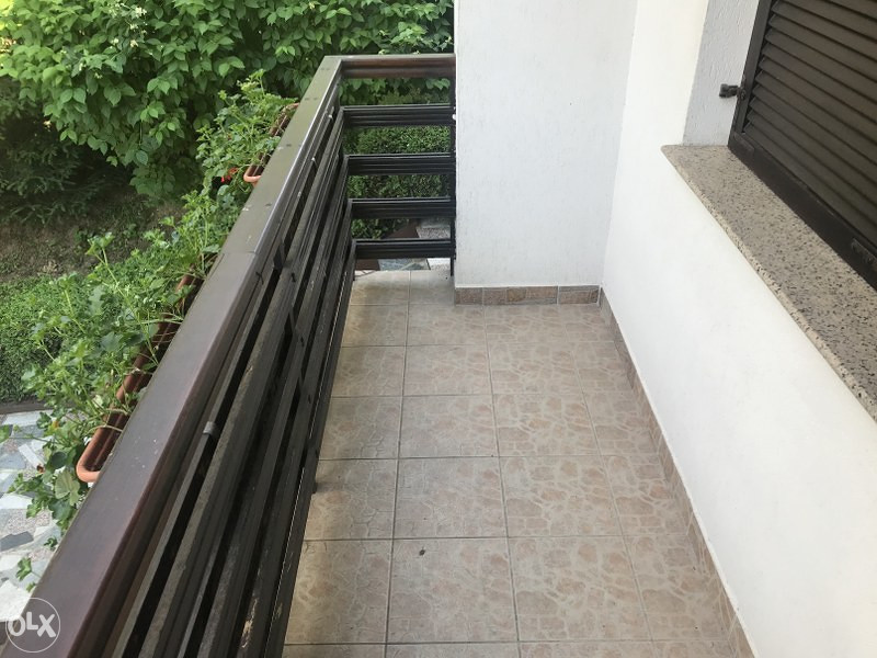 Moderna jednospratna kuća sa baštom VISOKO/MOŠTRE