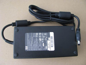 Punjac 19V 9,5A 180 W