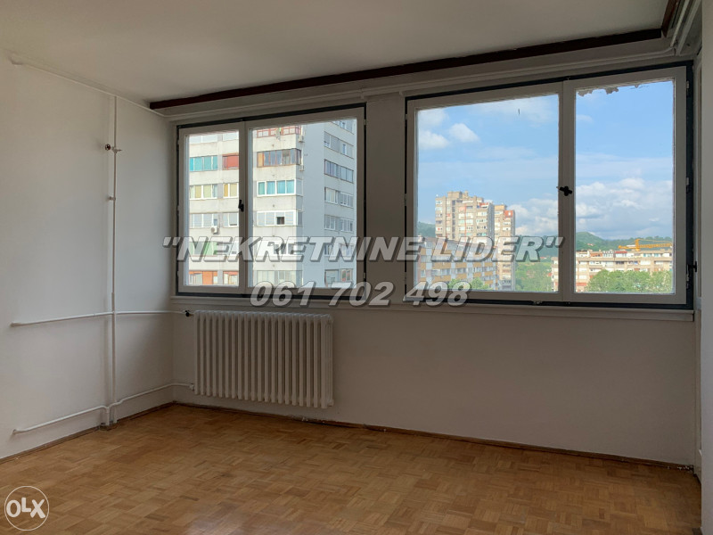 Manji trosoban stan 57m2, Slatina