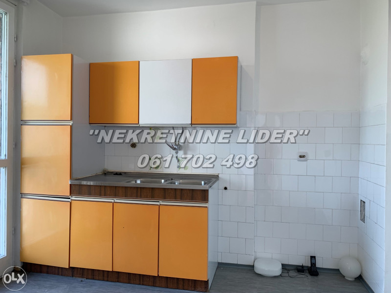 Manji trosoban stan 57m2, Slatina