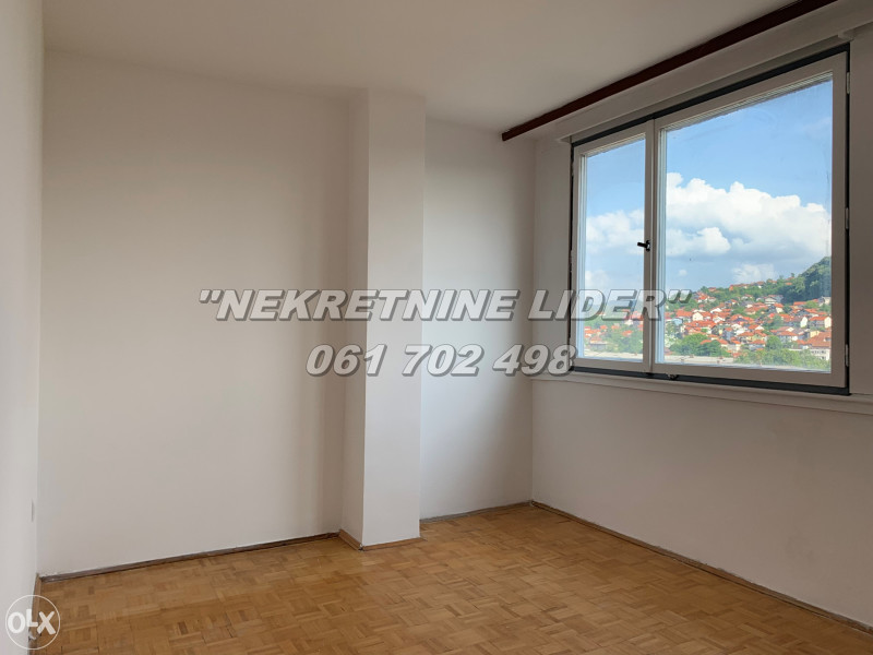 Manji trosoban stan 57m2, Slatina