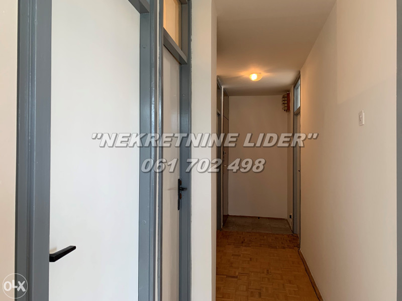 Manji trosoban stan 57m2, Slatina