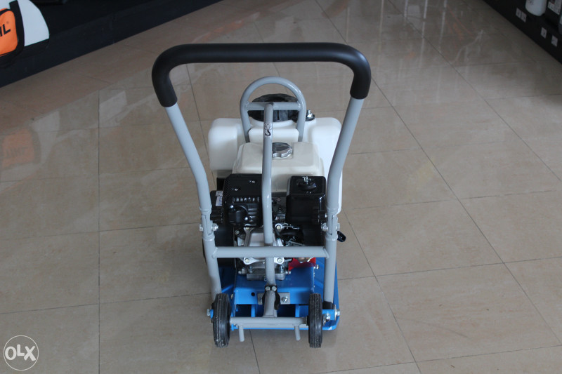 VIBRO PLOCA BETON TROWEL SA VODOM