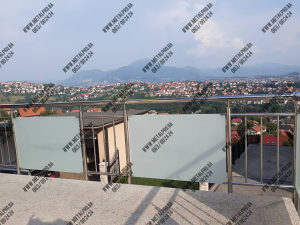Staklena inox ograda provjerene staklene ograde