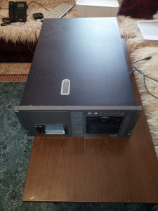 Fabrički server HP ProLiant ML370 G5