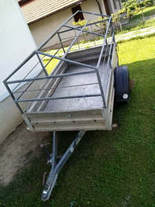 Auto prikolica