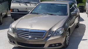 MERCEDES E KLASA  GODINA 2012  MOTOR LUPA W212