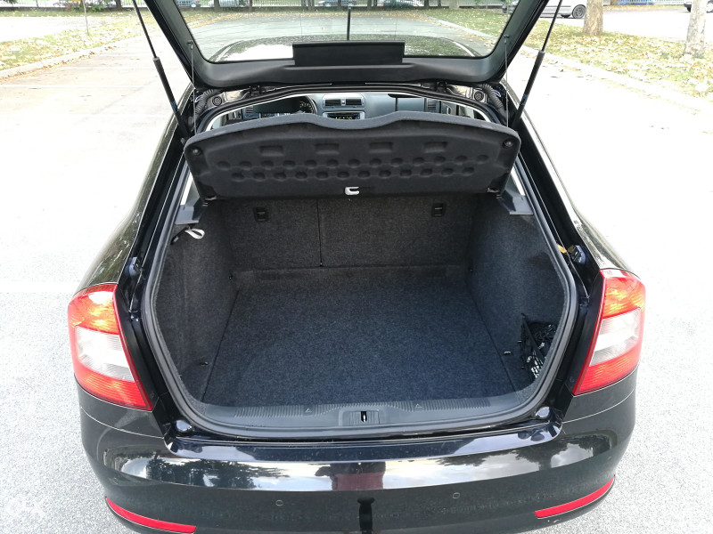 Skoda Octavia 1.6TDI Greenline II BLACK