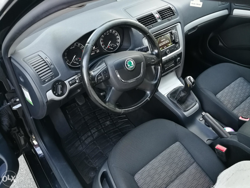 Skoda Octavia 1.6TDI Greenline II BLACK