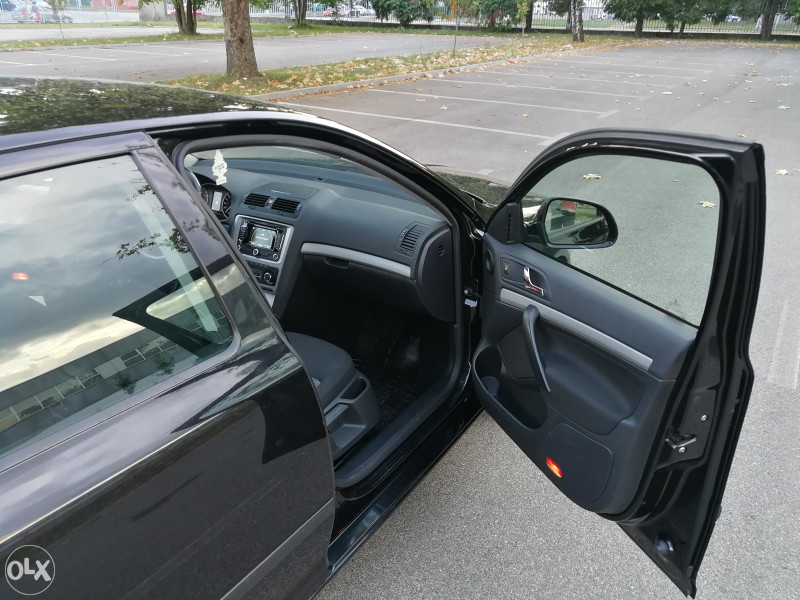 Skoda Octavia 1.6TDI Greenline II BLACK