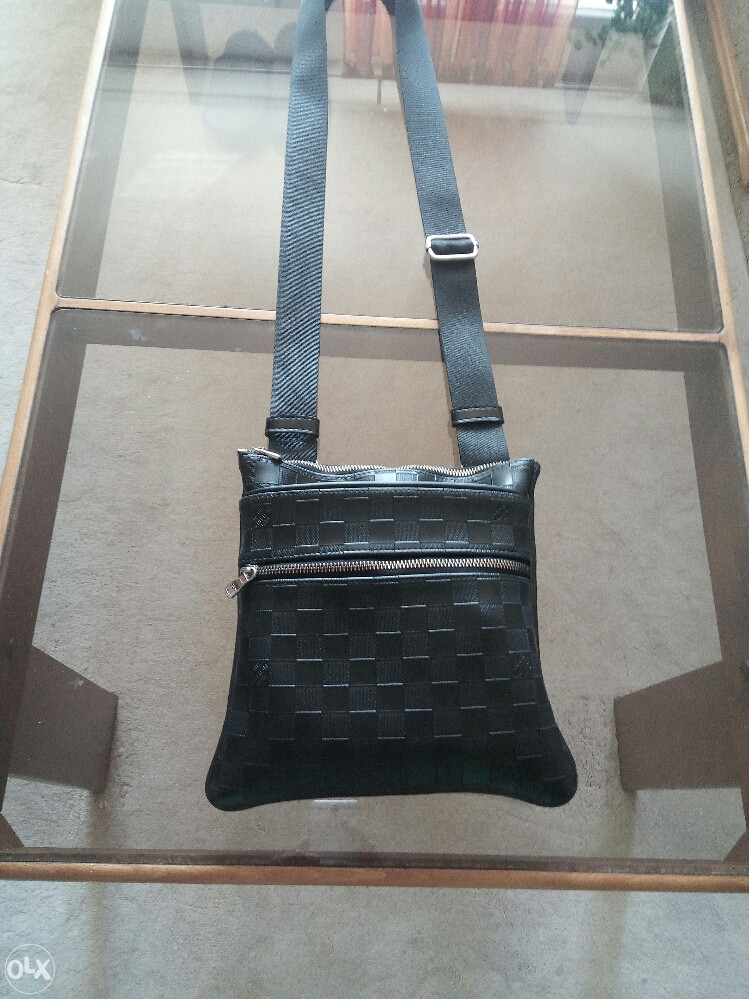Muska torbica Louis Vuitton - Torbe - OLX.ba