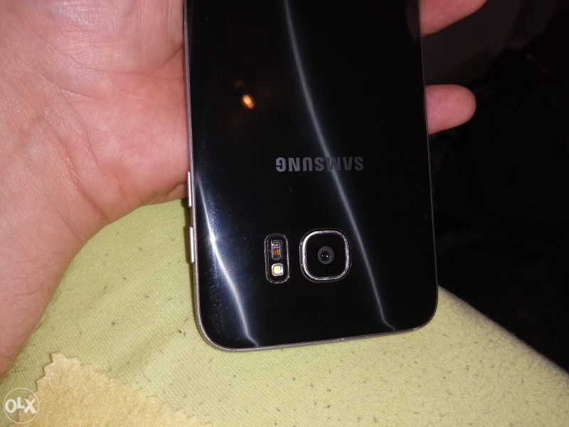 Samsung Galaxy S7 edge - puko displej