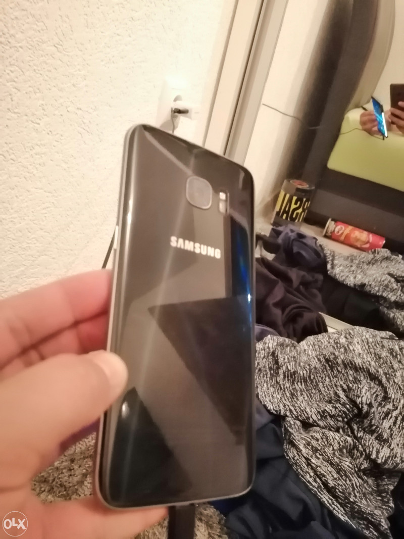 Samsung Galaxy S7 edge - puko displej