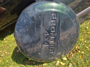 Poklopac rezervnog tocka  frontera  off road
