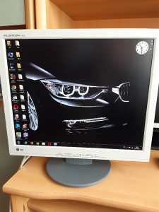 Monitori 17'