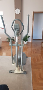 Orbitrek sprava za vježbanje