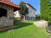 LOCUS prodaje: Porodična kuća i dvorište, Kromolj