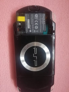 Sony PSP (bez baterije, ispravan)